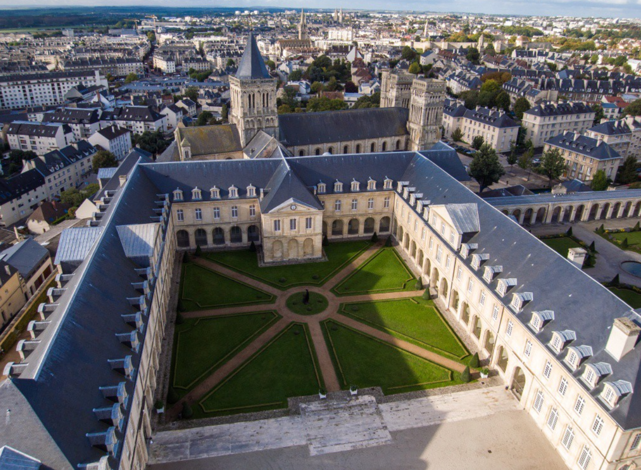 Photo vue plongée de l'abbaye aux Dames à Caen